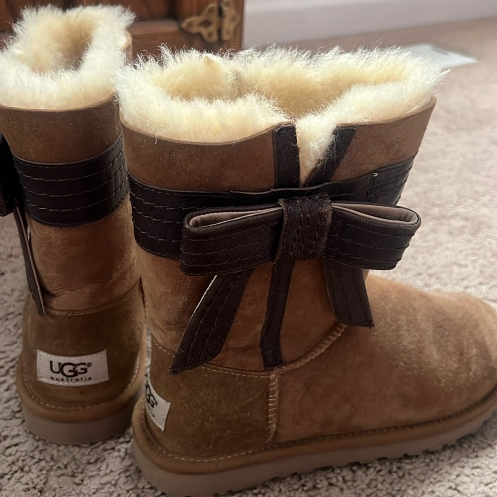 Ugg boots with bow